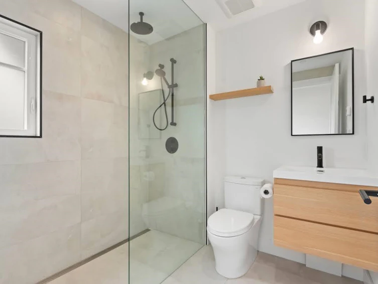 4447 Quebec Street, Vancouver, BC, V5V 3L6 - 19