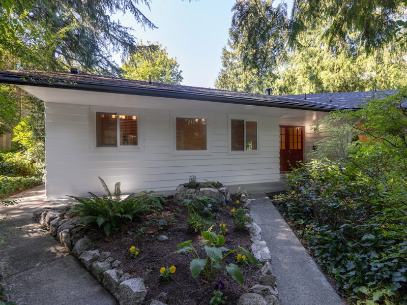 5733 Bluebell Drive, West Vancouver BC V7W 1T2
