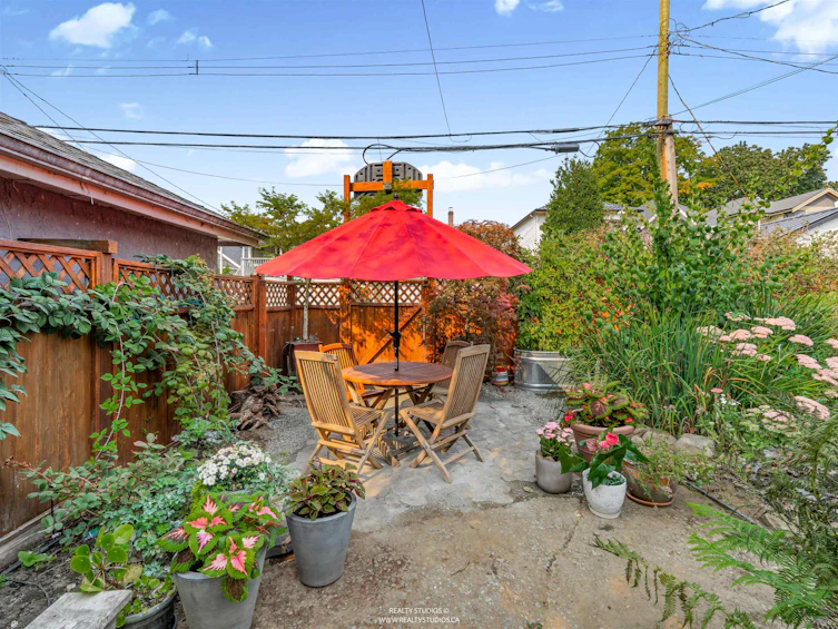 661 W 20th Avenue, Vancouver, BC, V5Z 1X9 - 38