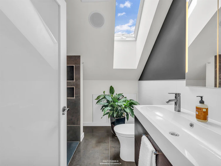 661 W 20th Avenue, Vancouver, BC, V5Z 1X9 - 17