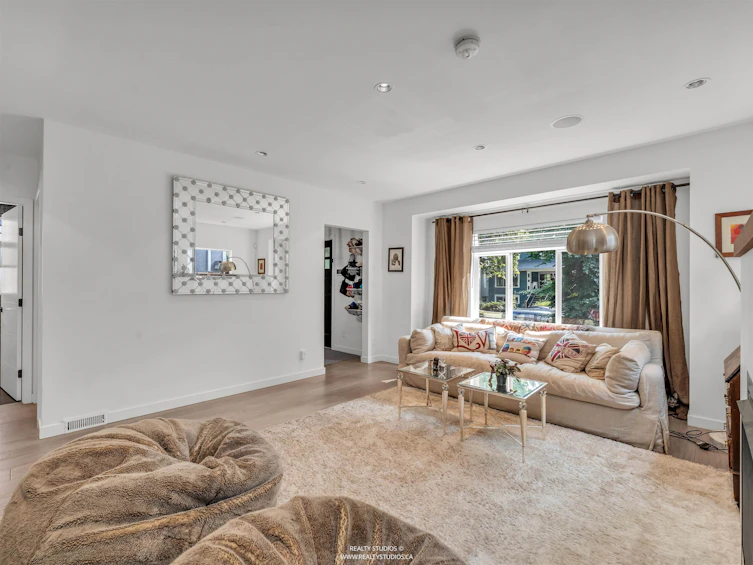 661 W 20th Avenue, Vancouver, BC, V5Z 1X9 - 4