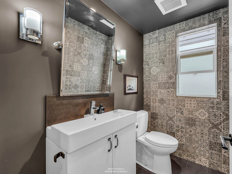 661 W 20th Avenue, Vancouver, BC, V5Z 1X9 - 13
