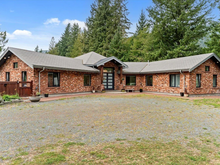 1185 Columbia Valley Road, Columbia Valley, BC, V2R 4X6 - 3