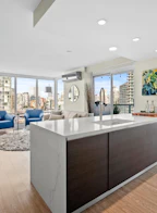 2606 1067 Marinaside Crescent