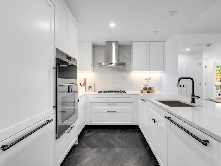 213-2096 W 47th Avenue, Vancouver, BC, V6M 0E5 - 3