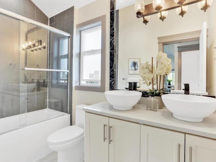 1008 E 24th Avenue, Vancouver, BC, V5V 2B1 - 11
