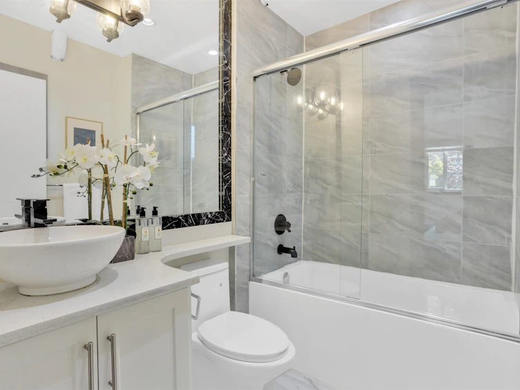 1008 E 24th Avenue, Vancouver, BC, V5V 2B1 - 14
