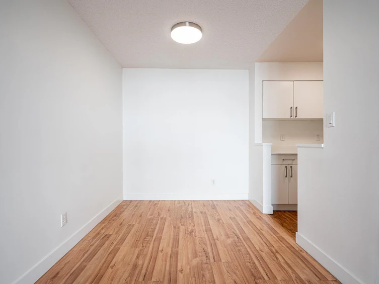 208-1550 Chesterfield Avenue, North Vancouver, BC, V7M 2N6 - 9
