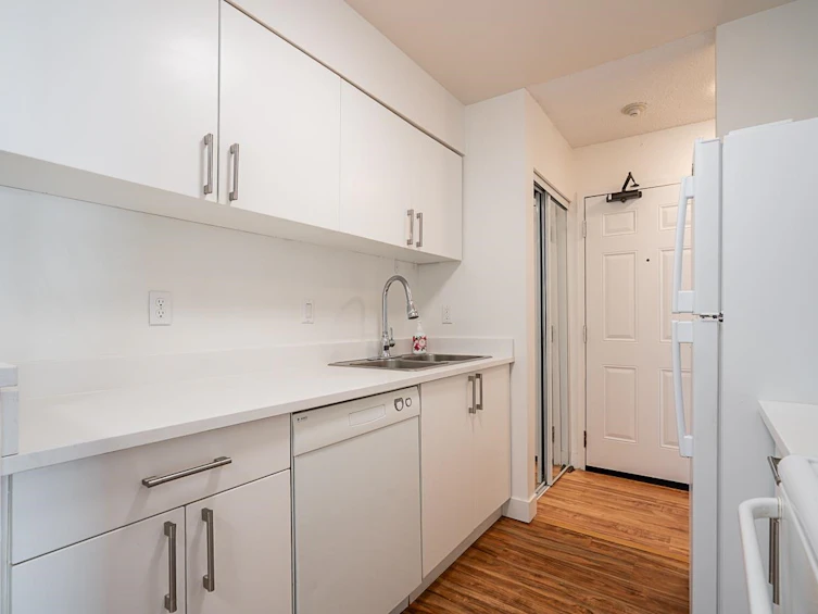 208-1550 Chesterfield Avenue, North Vancouver, BC, V7M 2N6 - 7