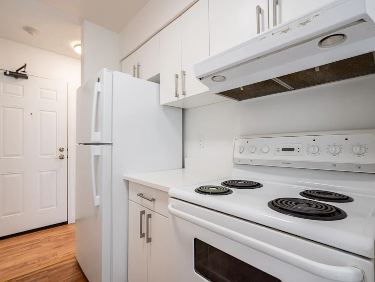 208-1550 Chesterfield Avenue, North Vancouver, BC, V7M 2N6 - 8