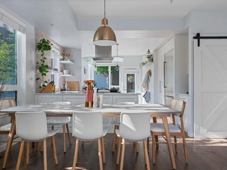 3101 E Kent Avenue North, Vancouver, BC, V5S 4Y1 - 2