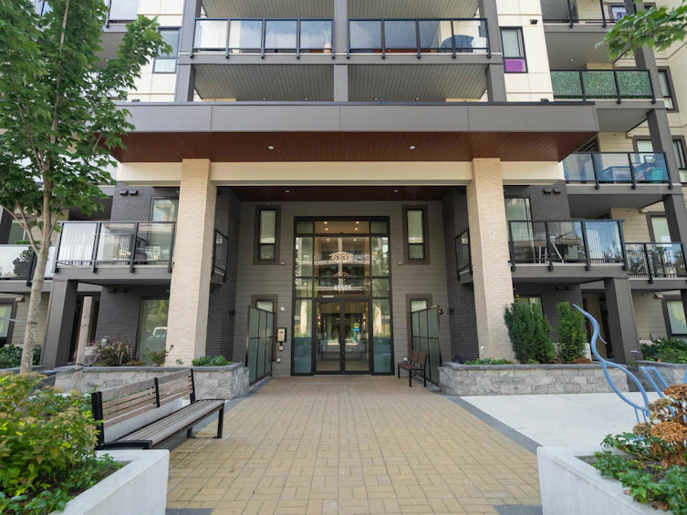 104-45505 Campus Drive, Chilliwack, BC, V2R 6L2 - 2