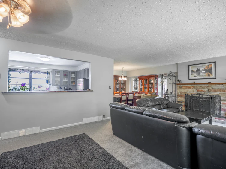 18227 55b Avenue, Surrey, BC, V3S 7Z2 - 18