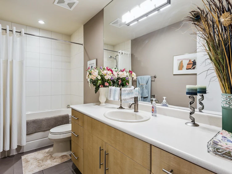 303-3750 Edgemont Boulevard, North Vancouver, BC, V7R 2P8 - 20