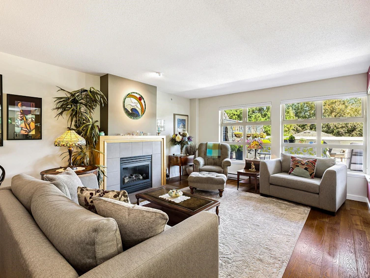 303-3750 Edgemont Boulevard, North Vancouver, BC, V7R 2P8 - 3