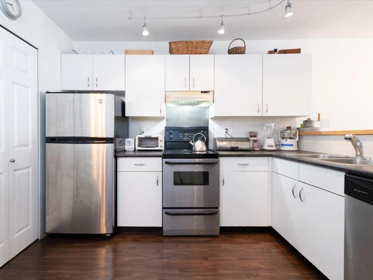 206-2255 Eton Street, Vancouver, BC, V5L 1C9 - 8
