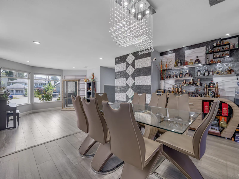 6841 142a Street, Surrey BC V3W 0P3