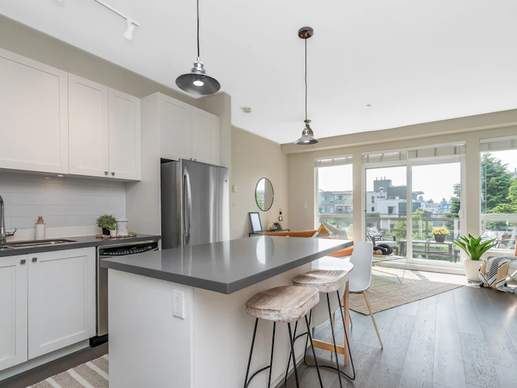 301-15850 26 Avenue, Surrey, BC, V3S 2N6 - 2