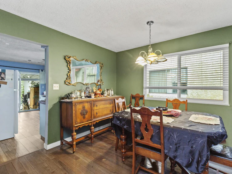 3230 Ballenas Court, Coquitlam, BC, V3E 1T5 - 10