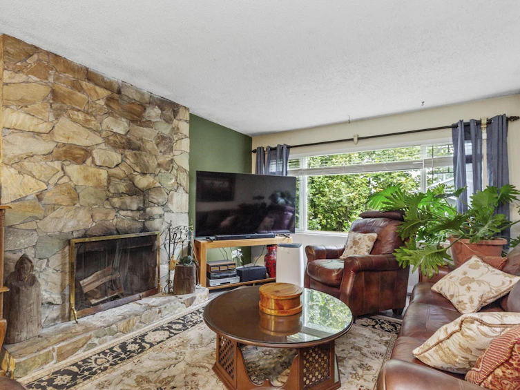 3230 Ballenas Court, Coquitlam, BC, V3E 1T5 - 5