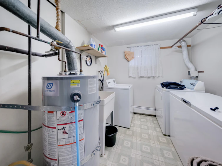 8241 Brynlor Drive, Burnaby, BC, V5E 4E2 - 26