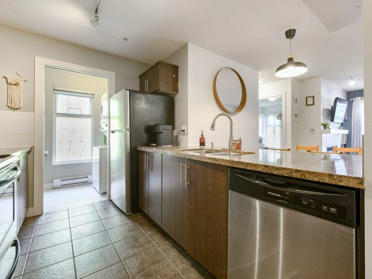 207-3240 St Johns Street, Port Moody, BC, V3H 0C1 - 2