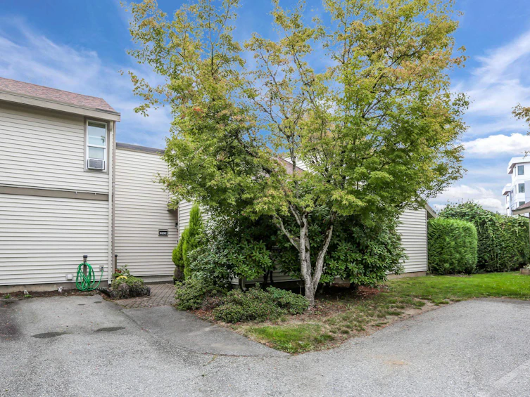 6292 W Greenside Drive, Surrey, BC, V3S 5M8