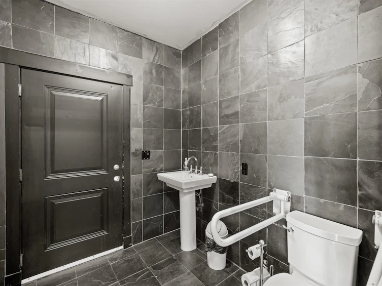 2518 Whatcom Road, Abbotsford, BC, V3G 2L5 - 12