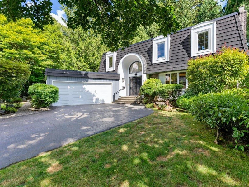 5446 Cliffridge Avenue, North Vancouver BC V7R 4M4