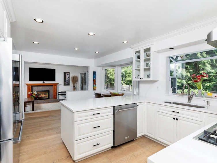 5446 Cliffridge Avenue, North Vancouver, BC, V7R 4M4 - 11