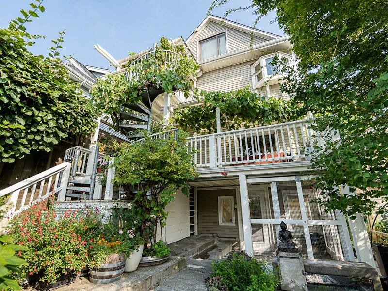 830 E 14th Avenue, Vancouver BC V5T 2N6