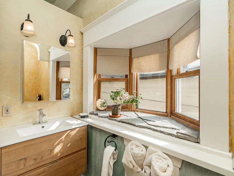 830 E 14th Avenue, Vancouver, BC, V5T 2N6 - 15