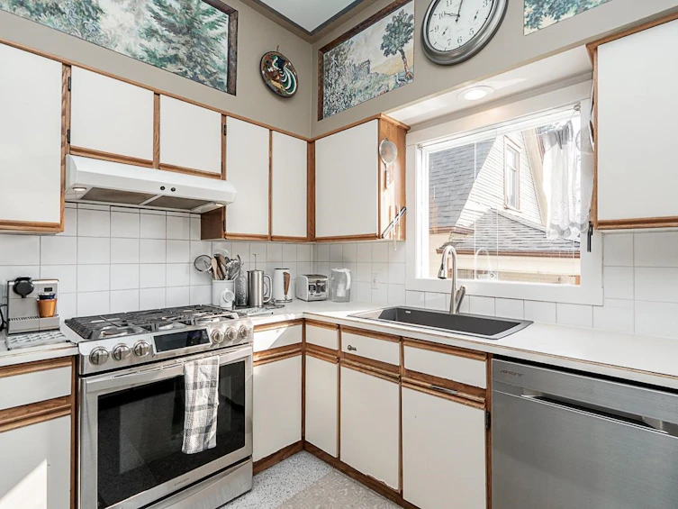 830 E 14th Avenue, Vancouver, BC, V5T 2N6 - 11