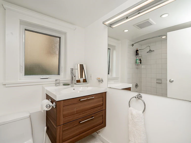 830 E 14th Avenue, Vancouver, BC, V5T 2N6 - 24