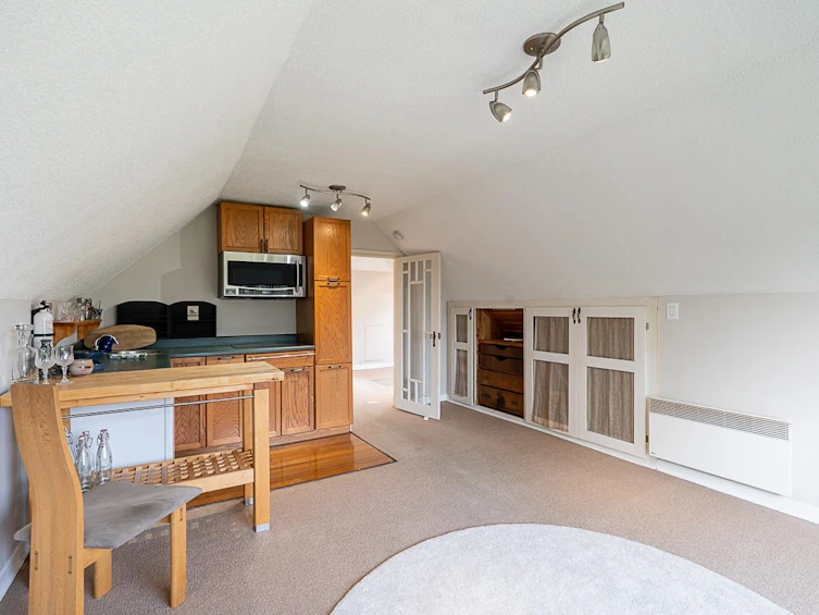 830 E 14th Avenue, Vancouver, BC, V5T 2N6 - 35