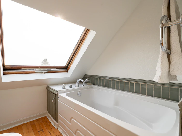 830 E 14th Avenue, Vancouver, BC, V5T 2N6 - 36