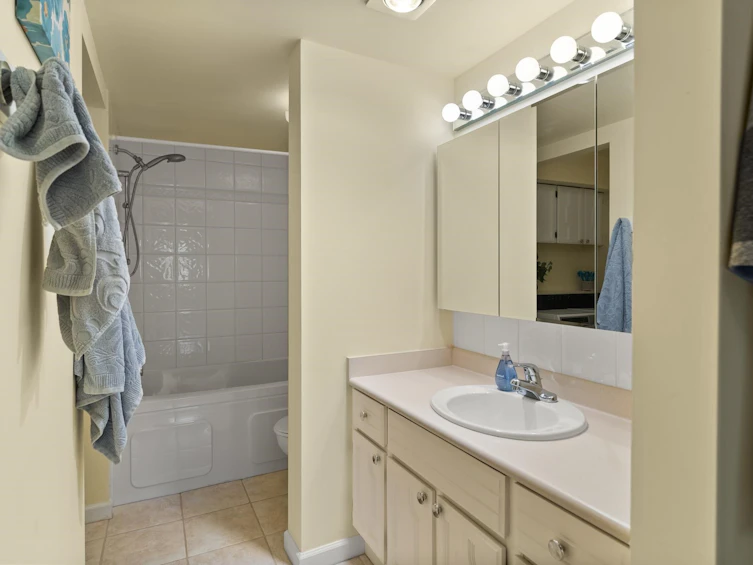 203-10180 Ryan Road, Richmond, BC, V7A 4P9 - 12