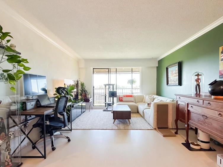 306-252 W 2nd Street, North Vancouver, BC, V7M 1C8