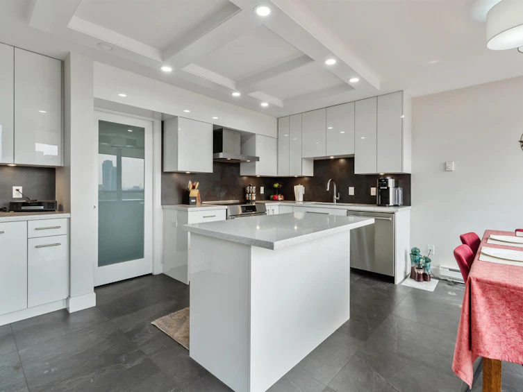 1104-38 Leopold Place, New Westminster, BC, V3L 2C6 - 2
