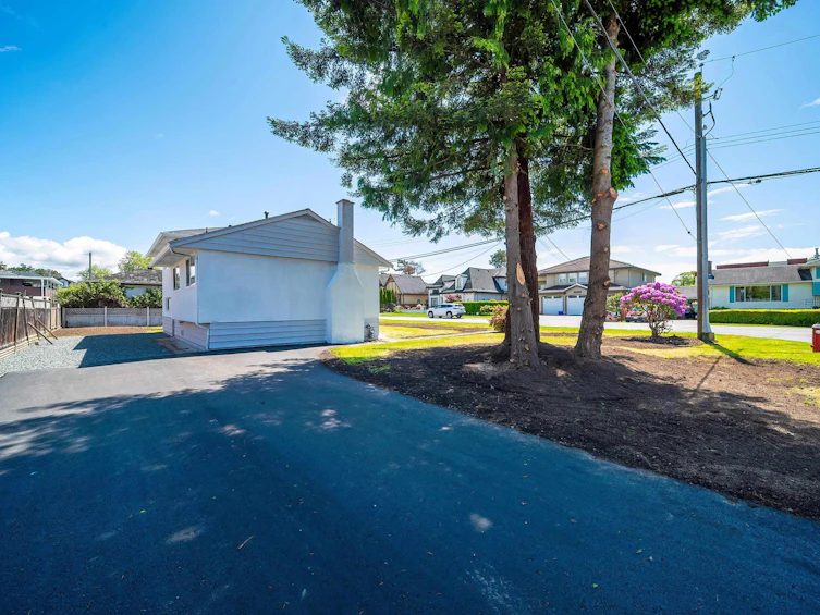 3871 Youngmore Road, Richmond, BC, V7C 1R5 - 2