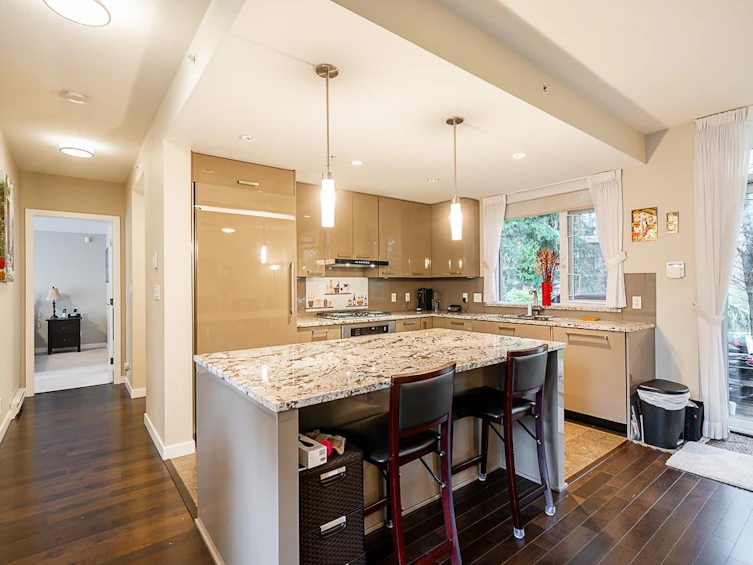 6198 Wilson Avenue, Burnaby, BC, V5H 2R8 - 10
