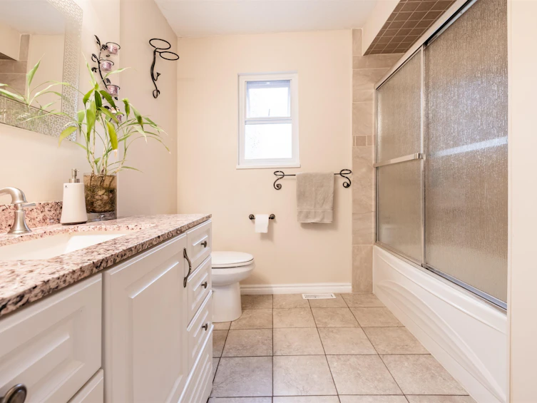 9222 132a Street, Surrey, BC, V3V 7E1 - 13