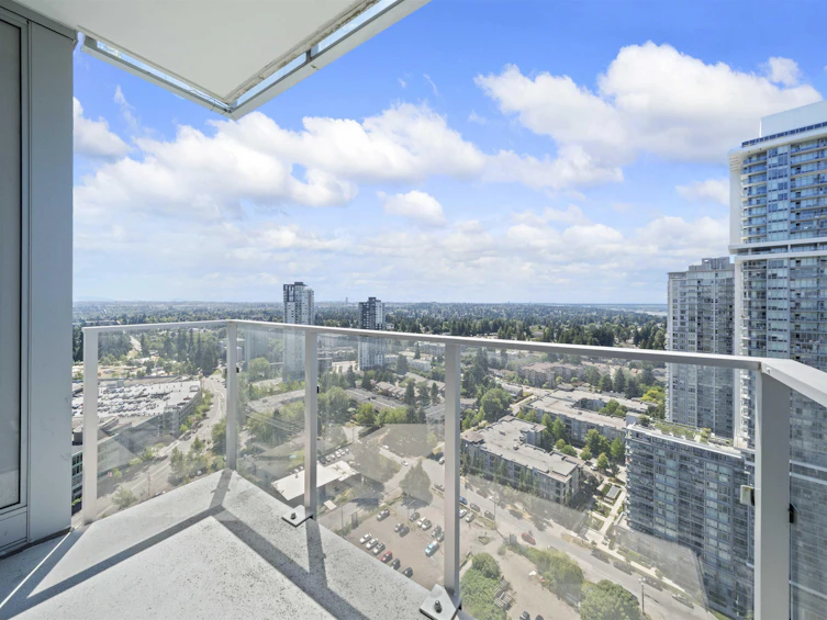 3303-13438 Central Avenue, Surrey, BC, V3T 0N2 - 3