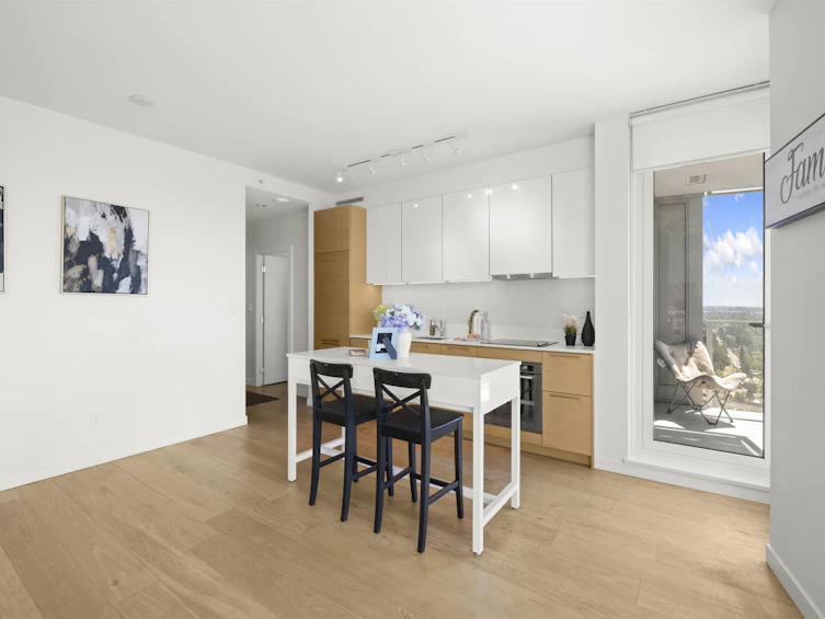 3303-13438 Central Avenue, Surrey, BC, V3T 0N2 - 10