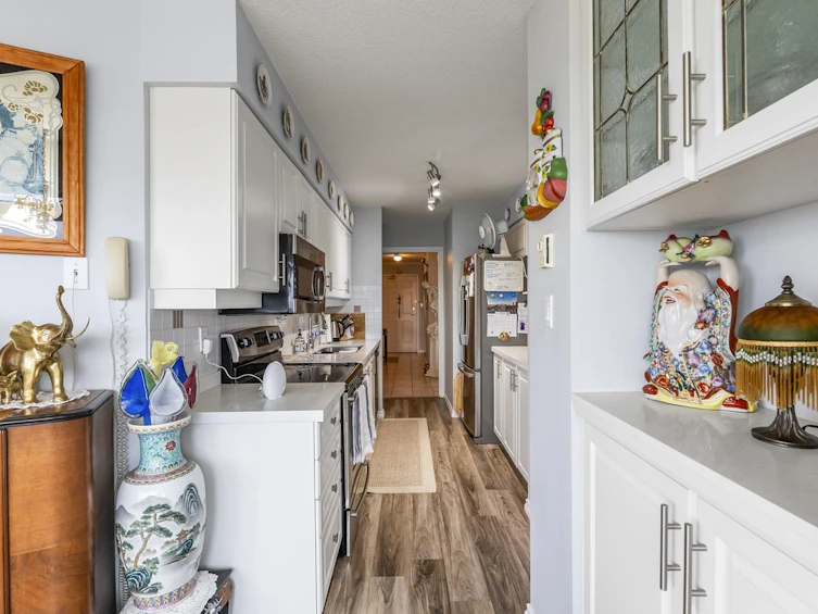 1601-15030 101 Avenue, Surrey, BC, V3R 0N3 - 9