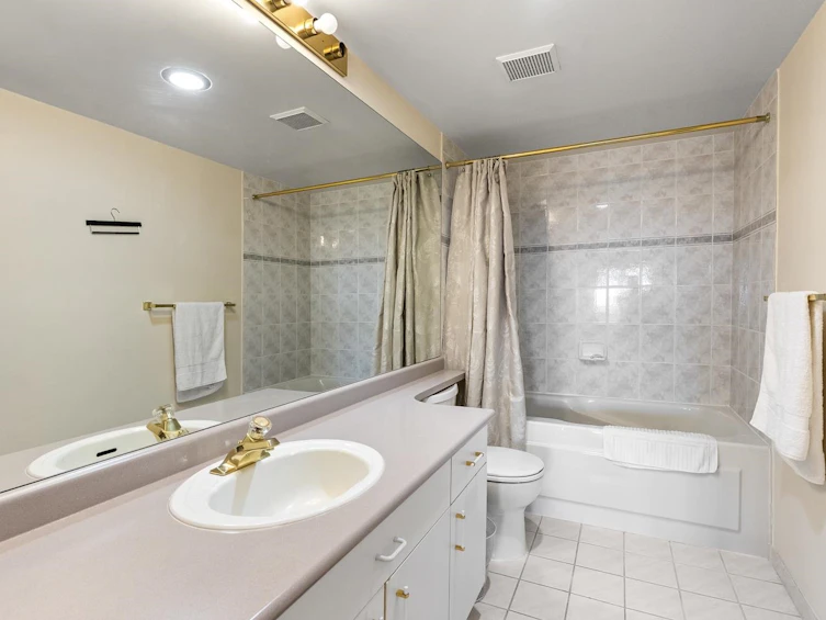 1601-15030 101 Avenue, Surrey, BC, V3R 0N3 - 15