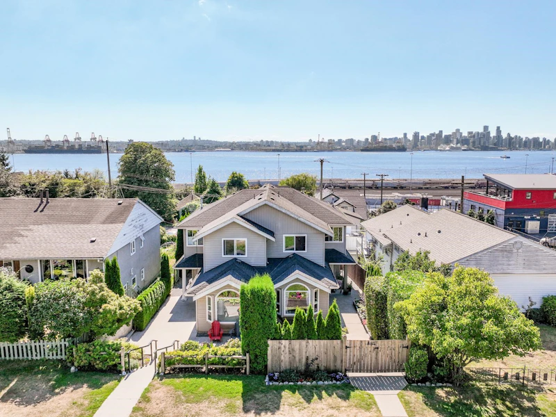 407 E 1st Street, North Vancouver BC V7L 1B8