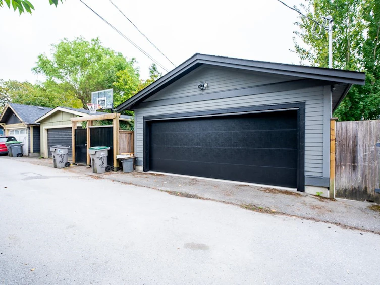 33 E 22nd Avenue, Vancouver, BC, V5V 1T3 - 39