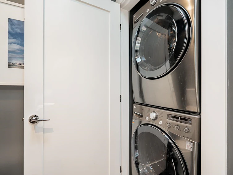 33 E 22nd Avenue, Vancouver, BC, V5V 1T3 - 25