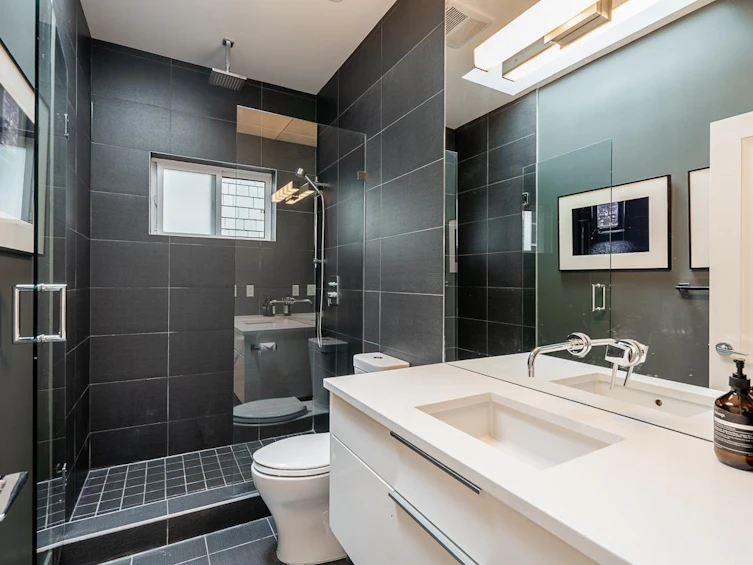 33 E 22nd Avenue, Vancouver, BC, V5V 1T3 - 24
